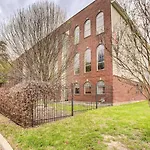Downtown Houston Townhome With City Views!